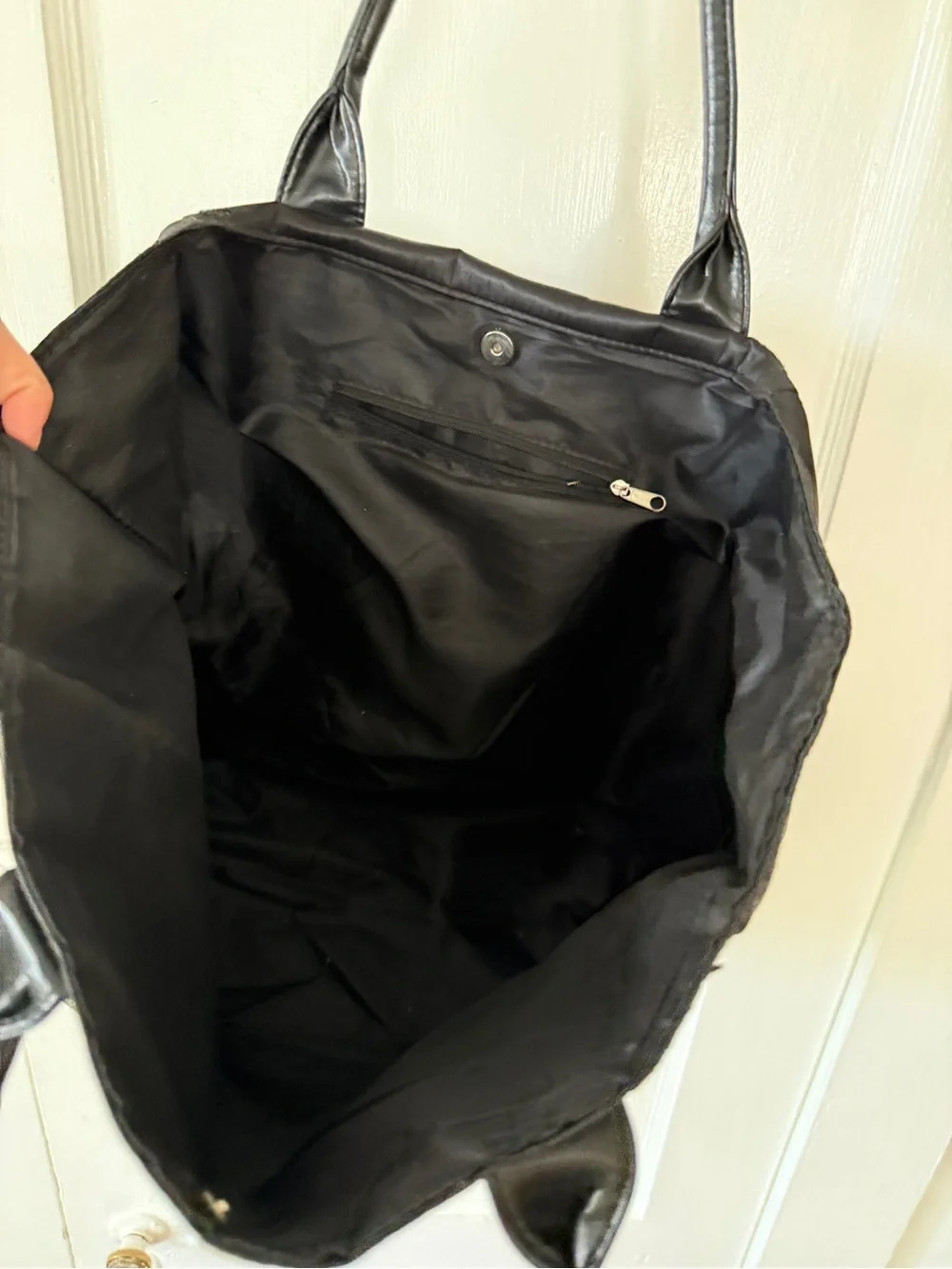 N/A spacious black